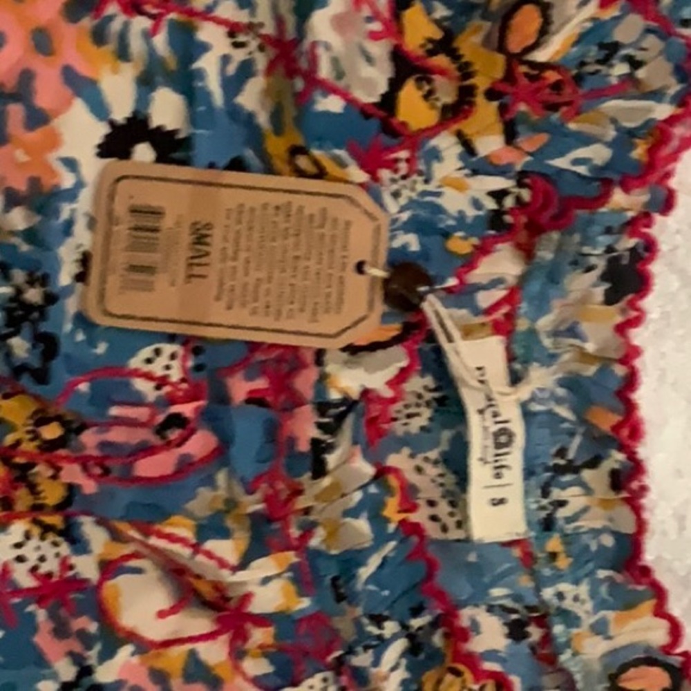 Natural Life top multi floral - Picture 2 of 3